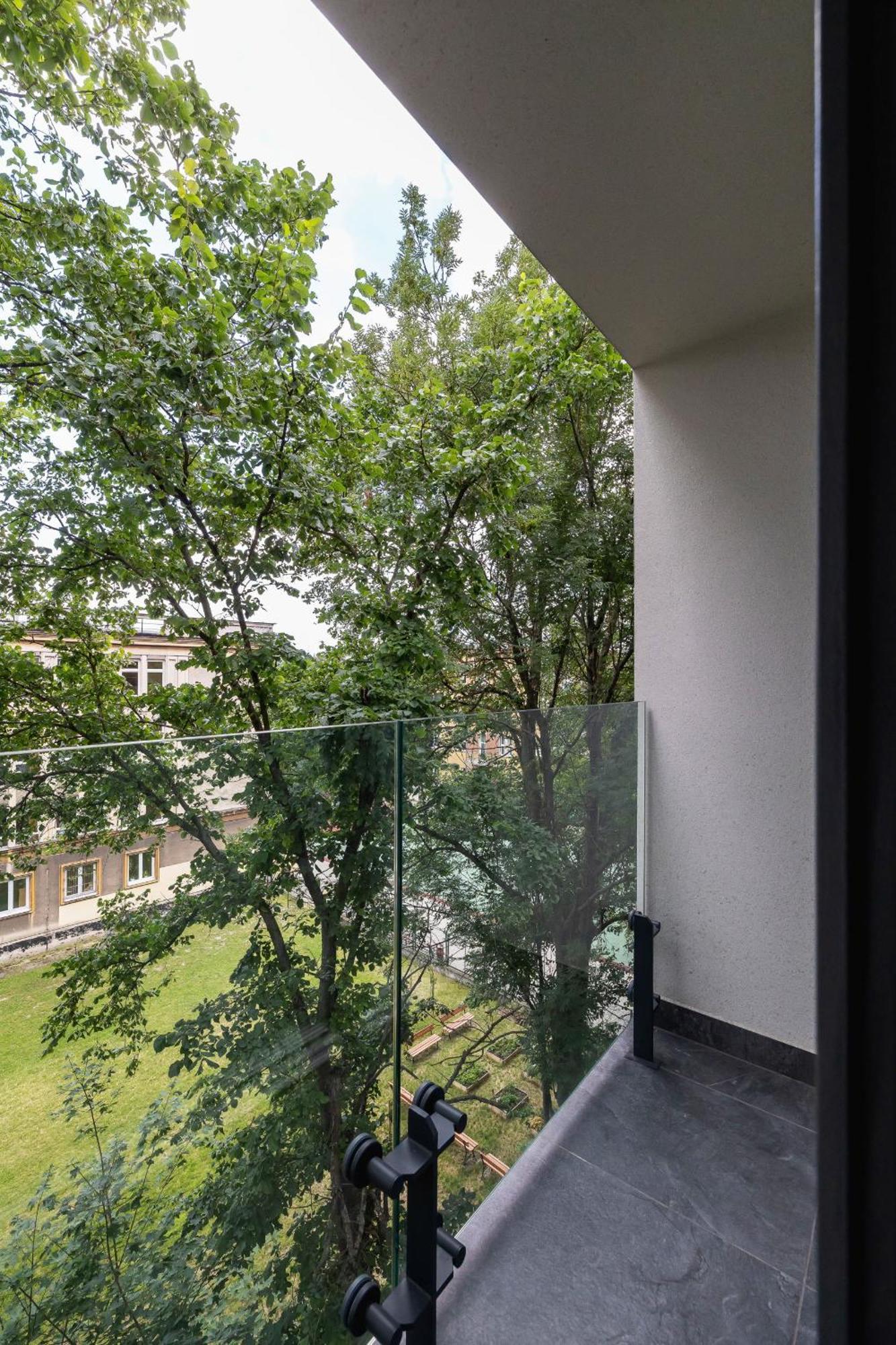 Klimatyzowane W Centrum Krakowa Z Parkingiem I Biurkiem By Renters Prestige Krakow