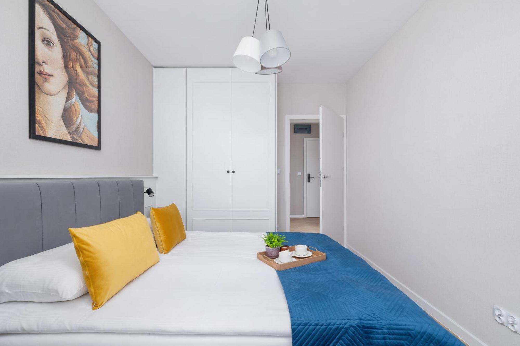 Apartment Klimatyzowane W Centrum Krakowa Z Parkingiem I Biurkiem By Renters Prestige