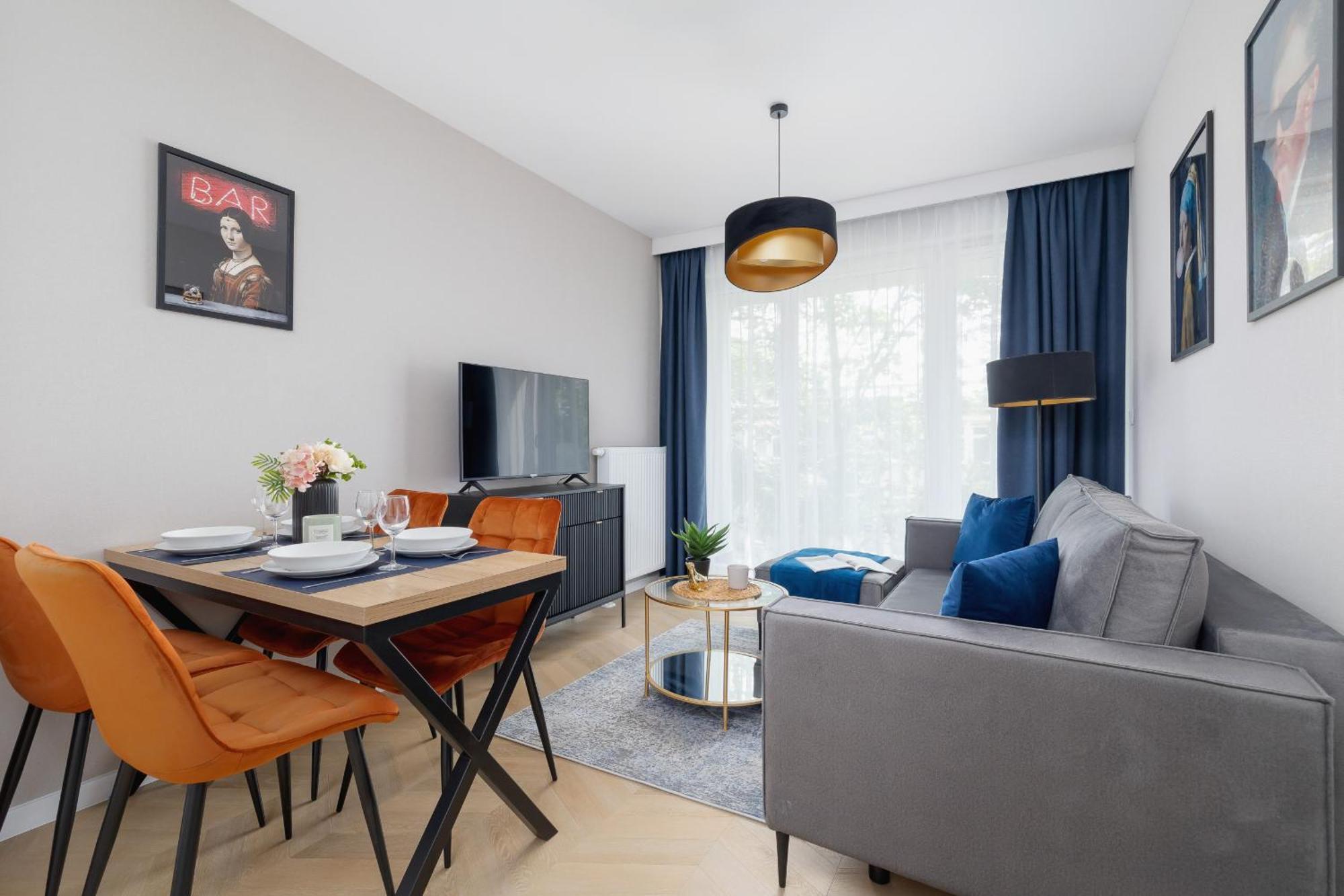 Klimatyzowane W Centrum Krakowa Z Parkingiem I Biurkiem By Renters Prestige Apartment