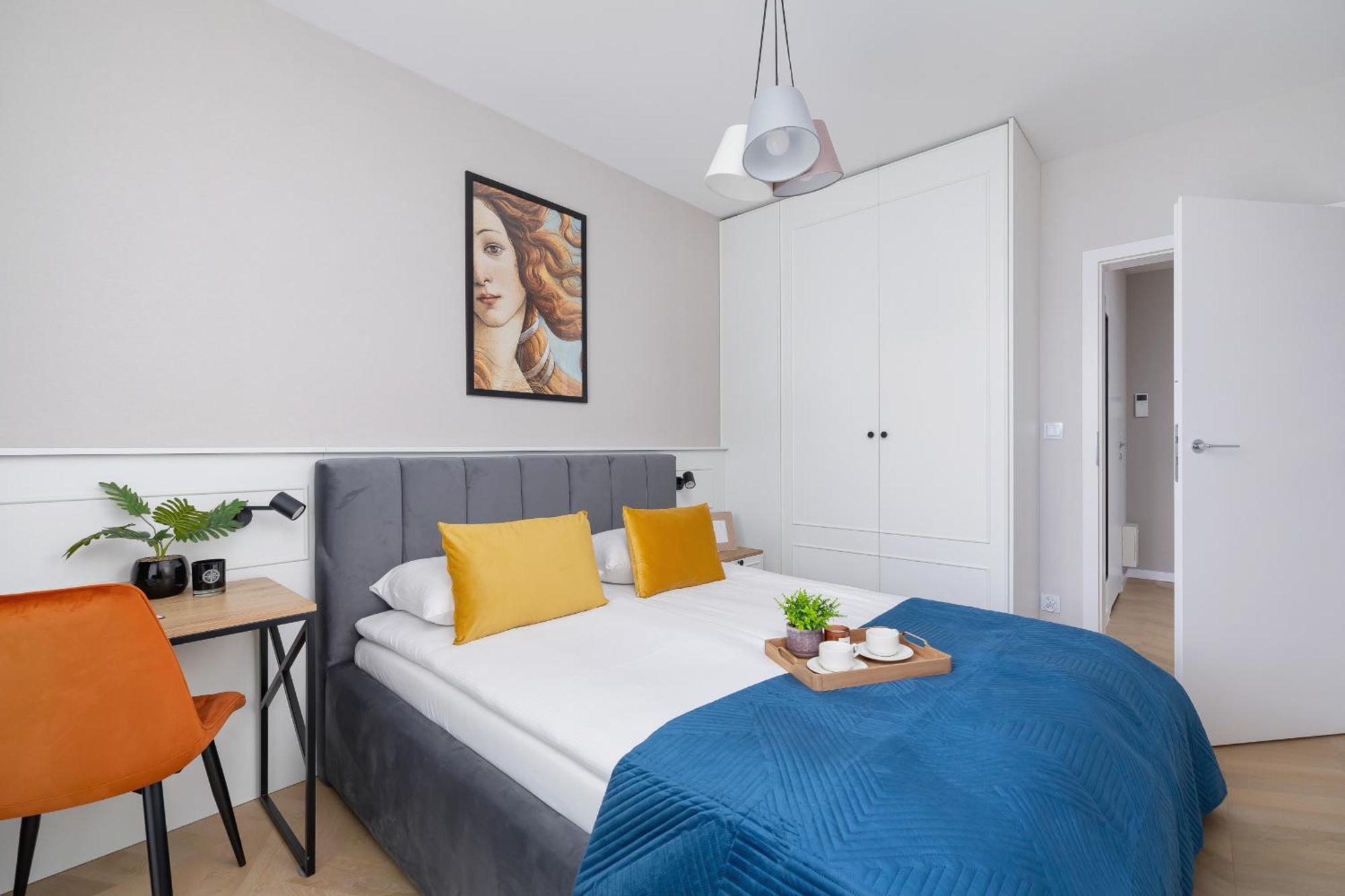 Apartment Klimatyzowane W Centrum Krakowa Z Parkingiem I Biurkiem By Renters Prestige