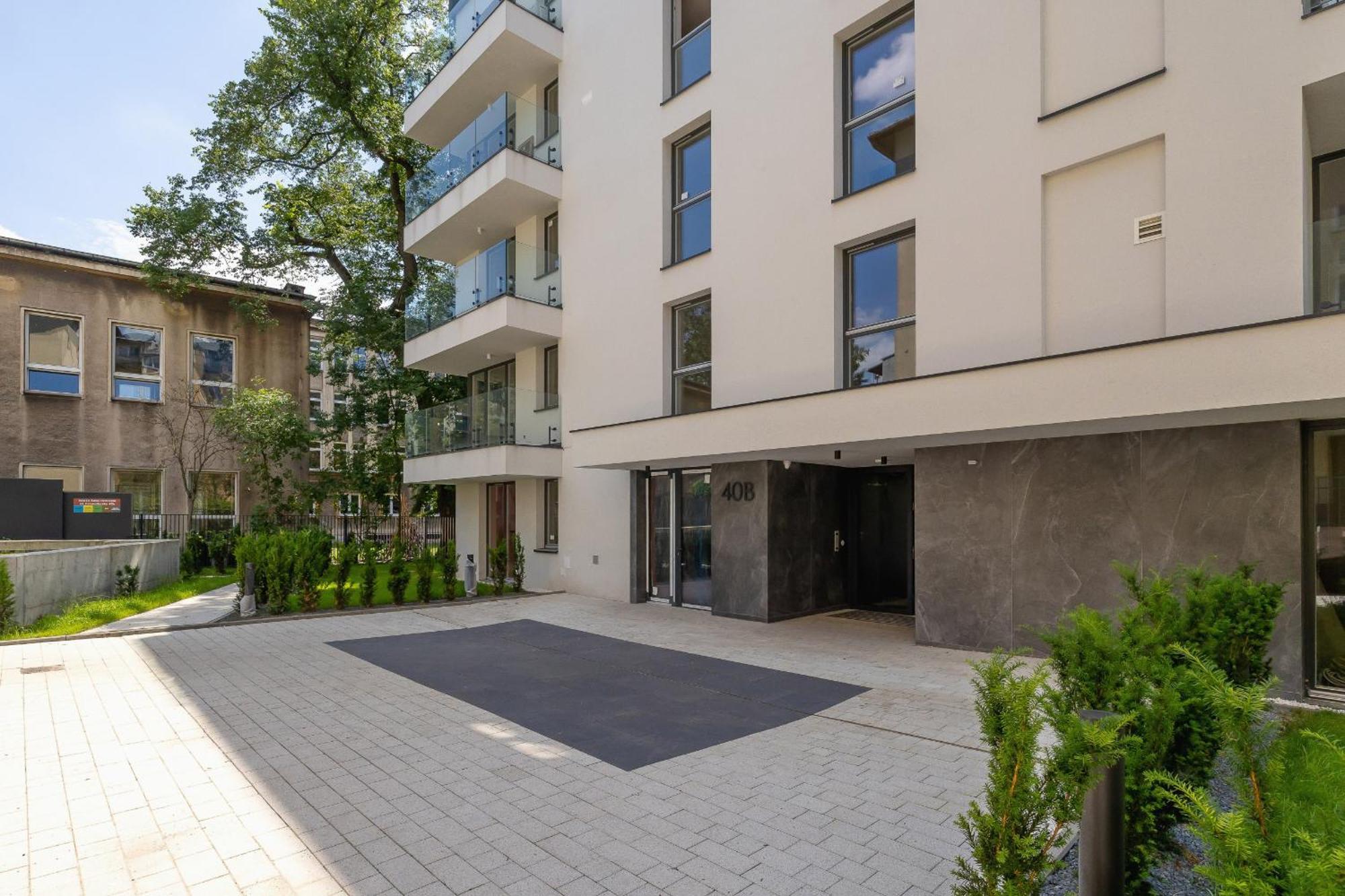 Klimatyzowane W Centrum Krakowa Z Parkingiem I Biurkiem By Renters Prestige * Krakow