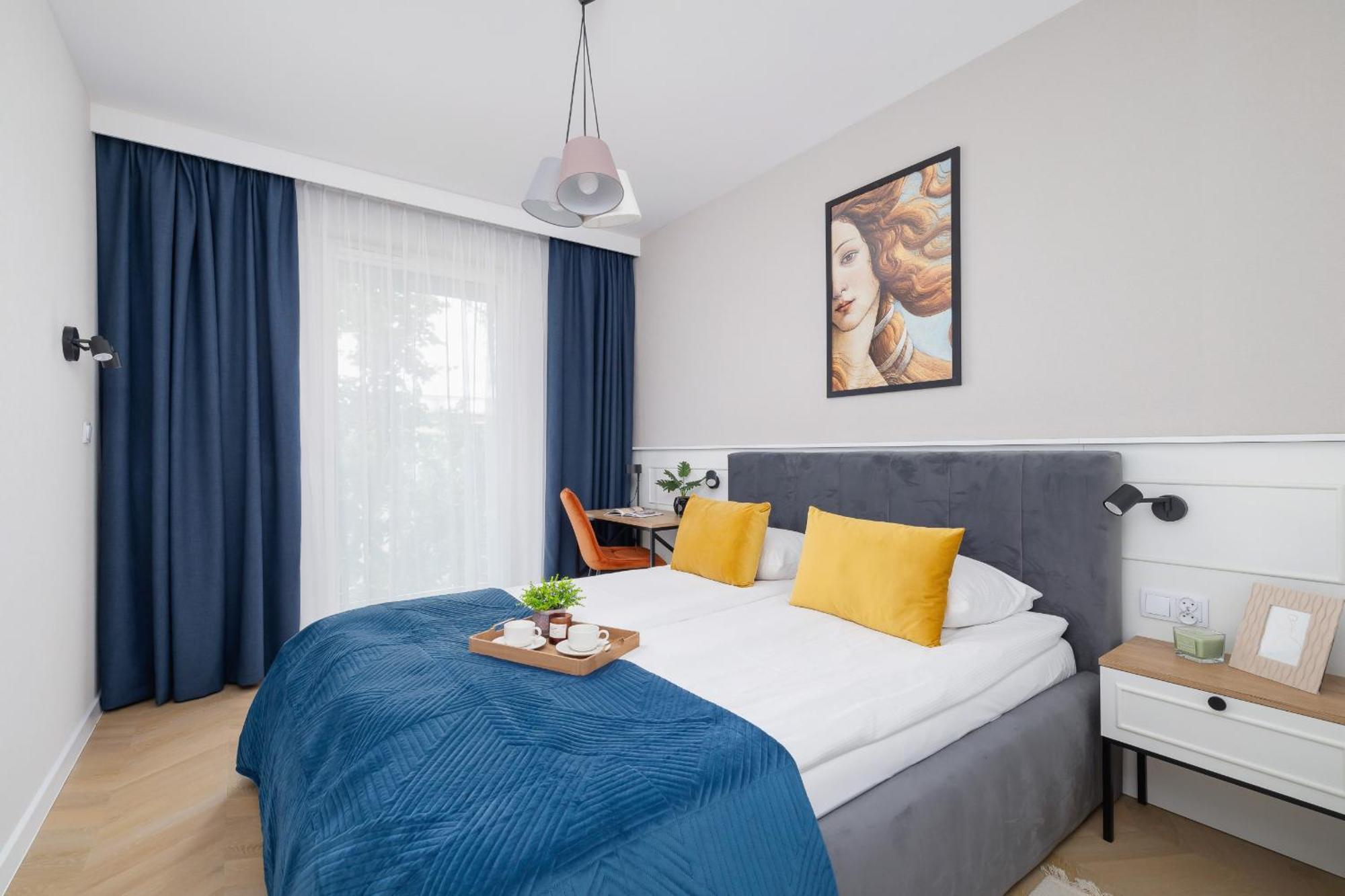 Klimatyzowane W Centrum Krakowa Z Parkingiem I Biurkiem By Renters Prestige Apartment