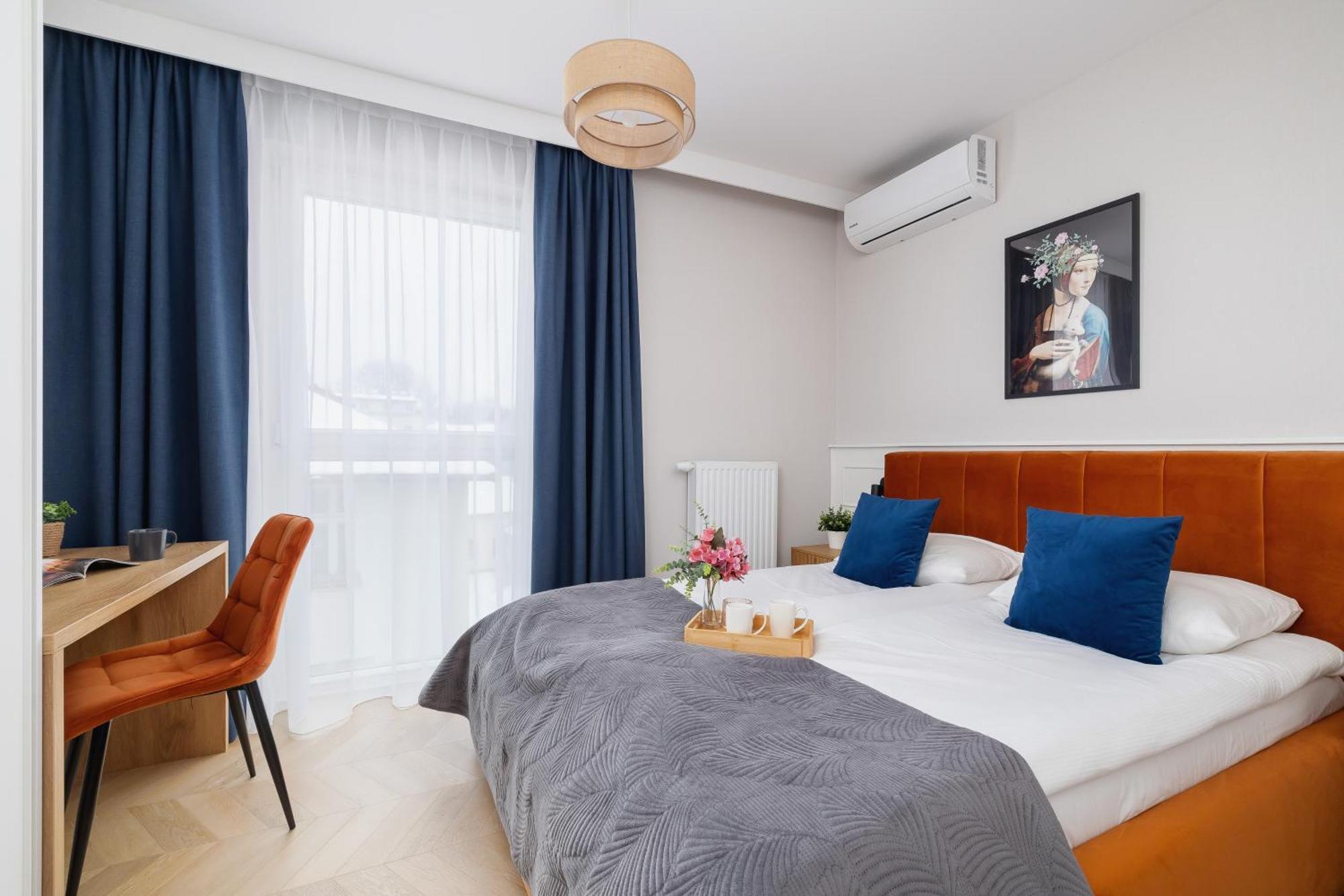 Klimatyzowane W Centrum Krakowa Z Parkingiem I Biurkiem By Renters Prestige Apartment *