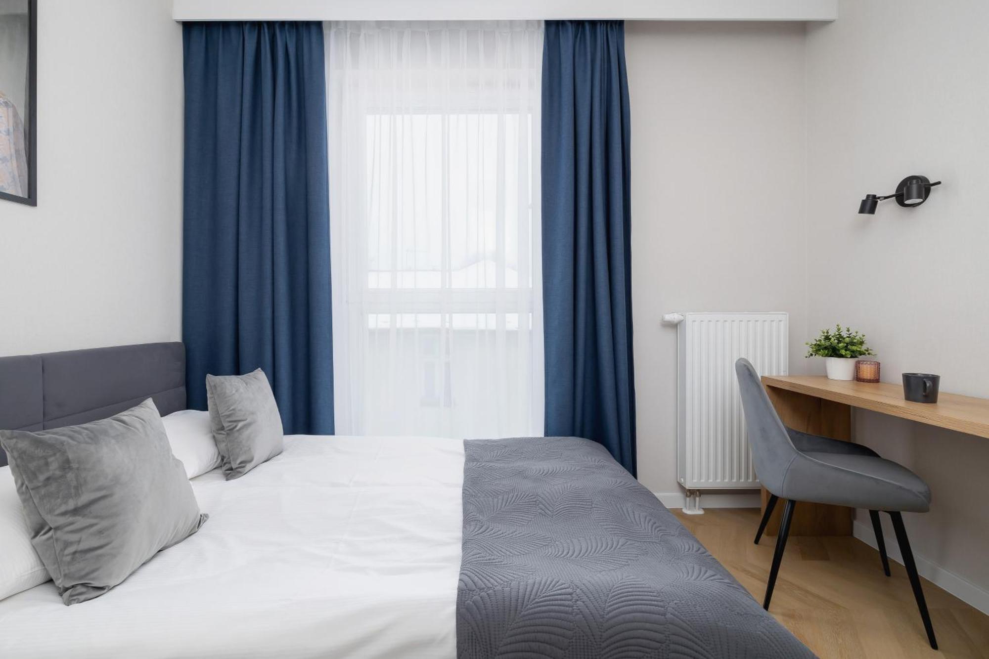 Apartment Klimatyzowane W Centrum Krakowa Z Parkingiem I Biurkiem By Renters Prestige Krakow