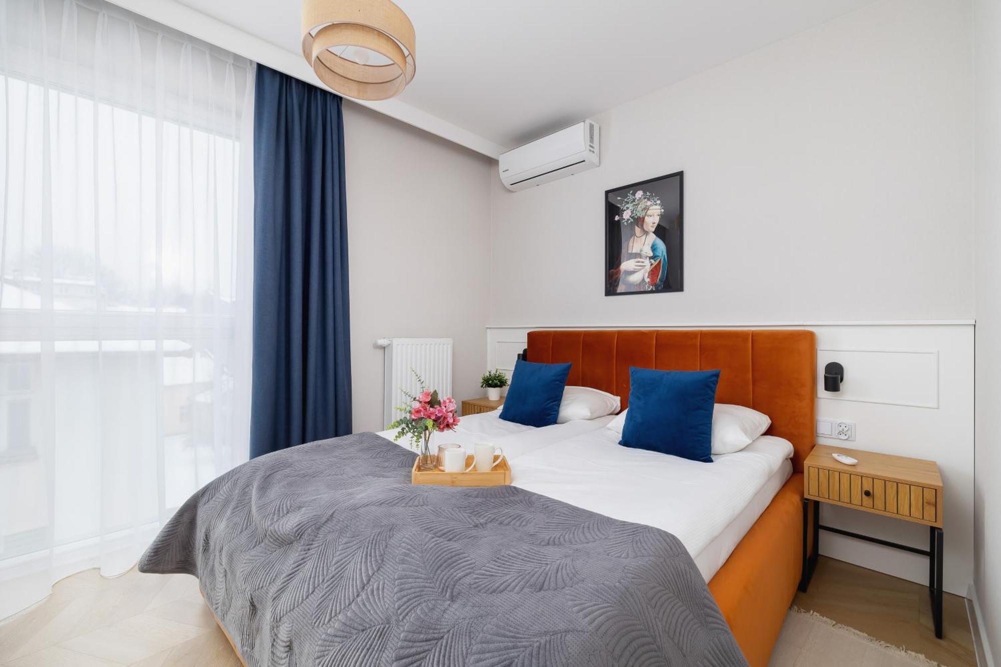 Apartment Klimatyzowane W Centrum Krakowa Z Parkingiem I Biurkiem By Renters Prestige