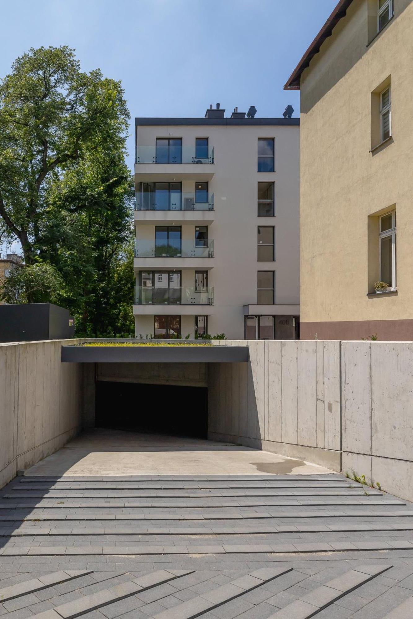 Apartment Klimatyzowane W Centrum Krakowa Z Parkingiem I Biurkiem By Renters Prestige Krakau