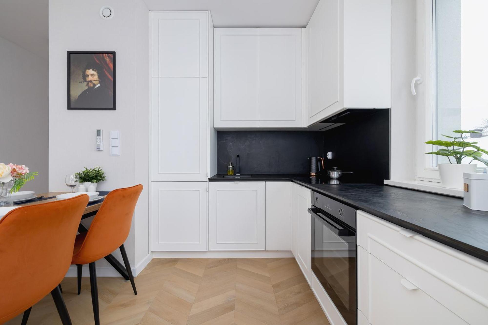 Klimatyzowane W Centrum Krakowa Z Parkingiem I Biurkiem By Renters Prestige Apartment